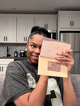 CandyLuxxxx online show from 13, 9, 2025