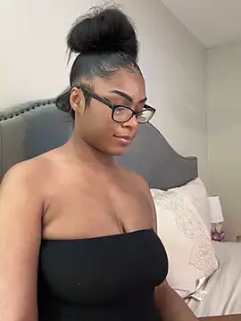 CandyLuxxxx online show from 6, 3, 2025