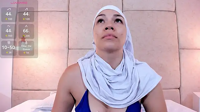 aisha vs online show from 13, 4, 2026