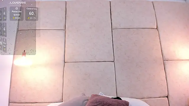 aisha vs online show from 27, 9, 2025