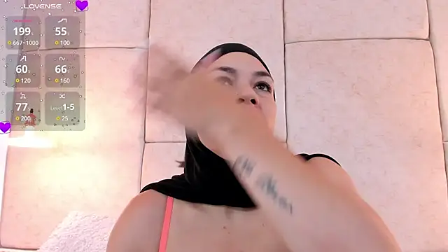 aisha vs online show from 20, 3, 2025