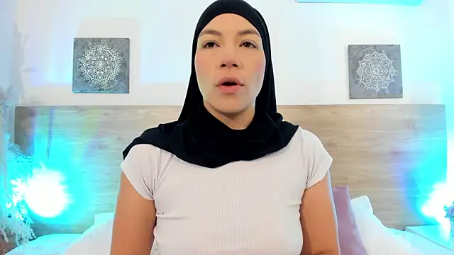 aisha vs online show from 9, 7, 2026