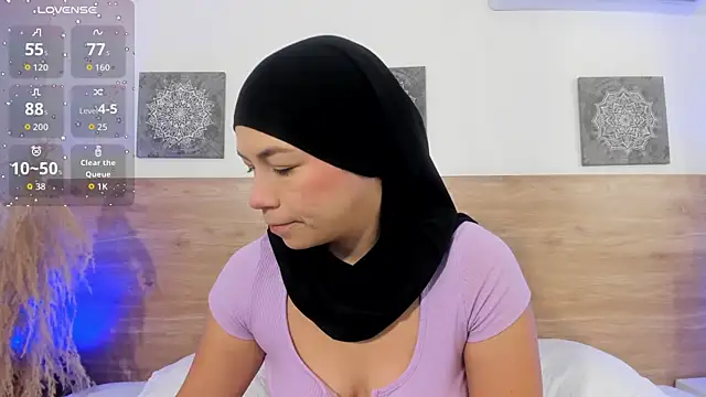 aisha vs online show from 13, 7, 2026