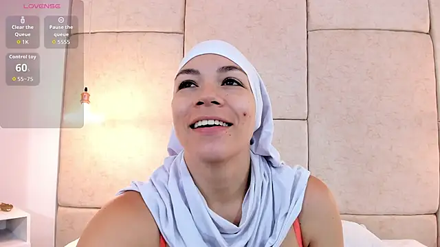 aisha vs online show from 5, 3, 2026