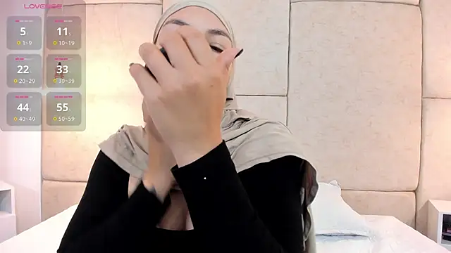 aisha vs online show from 12, 3, 2026