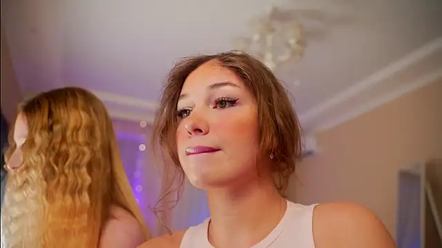 Snapshot of RosyEmily chatting on 4, 10, 2025 RosyEmily online show from 4, 10, 2025