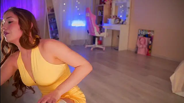 Snapshot of RosyEmily chatting on 19, 10, 2025 RosyEmily online show from 19, 10, 2025