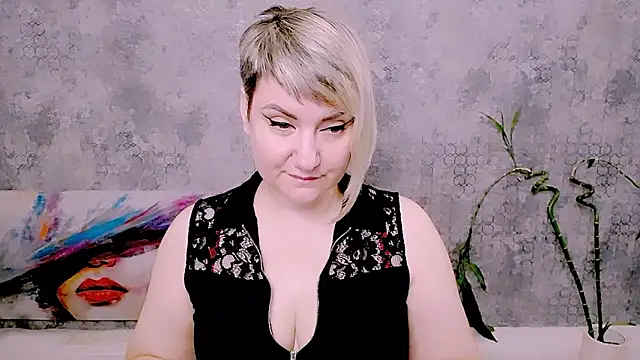Snapshot of Djullia chatting on 11, 6, 2026 Djullia online show from 11, 6, 2026