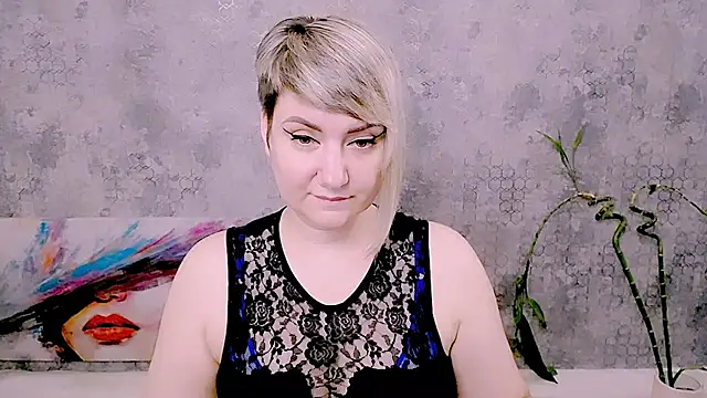 Snapshot of Djullia chatting on 28, 6, 2026 Djullia online show from 28, 6, 2026