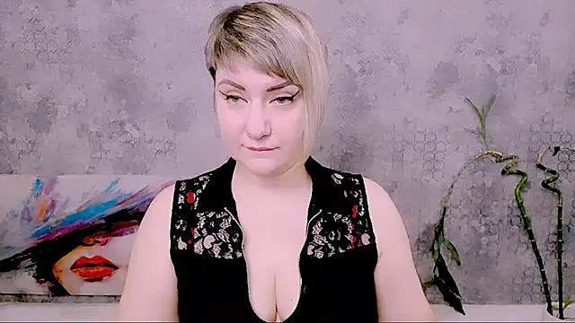 Snapshot of Djullia chatting on 23, 2, 2026 Djullia online show from 23, 2, 2026