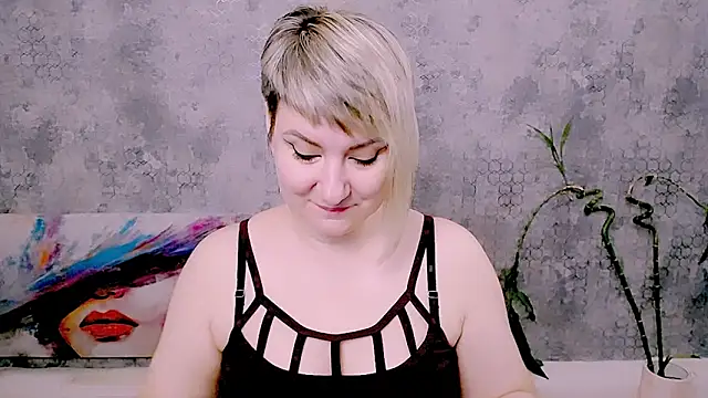 Snapshot of Djullia chatting on 7, 6, 2026 Djullia online show from 7, 6, 2026