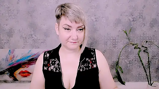 Snapshot of Djullia chatting on 2, 7, 2026 Djullia online show from 2, 7, 2026