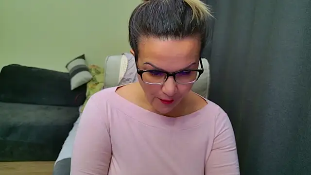 MishaMILF online show from 19, 12, 2025