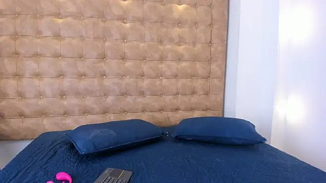 Snapshot of violet_giraldo chatting on 16, 7, 2026 violet giraldo online show from 16, 7, 2026