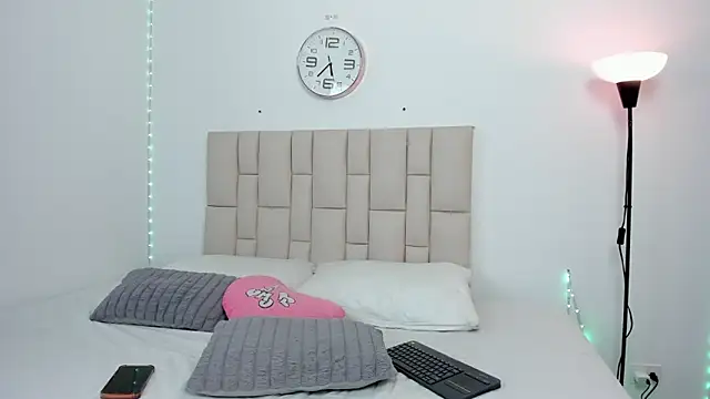 Sofia Blosom online show from 6, 5, 2026