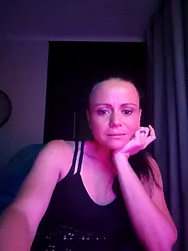 MrsBunnyBum online show from 7, 4, 2026