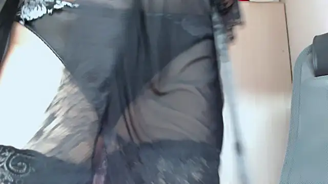 Snapshot of sensualEmilia chatting on 2, 3, 2025 sensualEmilia online show from 2, 3, 2025