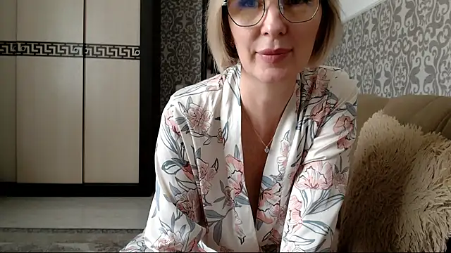 sensualEmilia online show from 14, 5, 2026