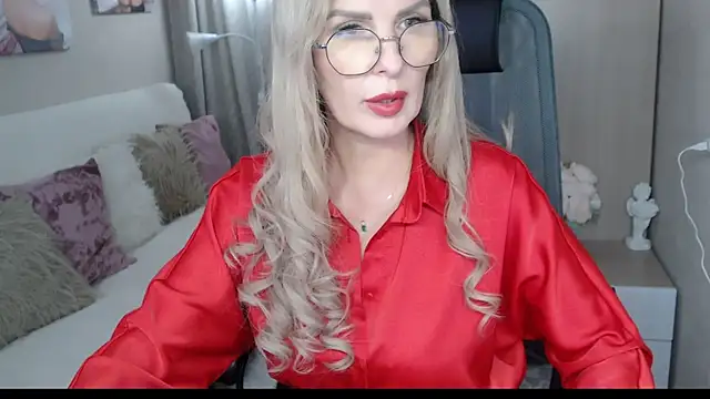 Snapshot of sensualEmilia chatting on 11, 2, 2025 sensualEmilia online show from 11, 2, 2025