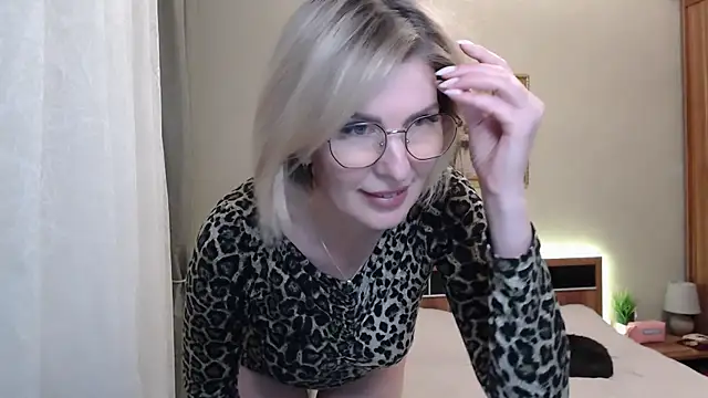 sensualEmilia online show from 12, 4, 2026