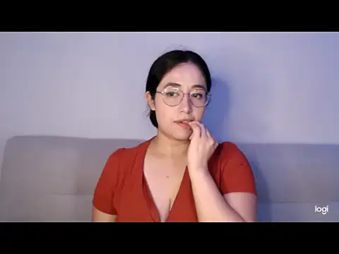 YummymeowW online show from 5, 7, 2026