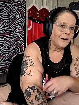 davisdesiresxh online show from 4, 11, 2025