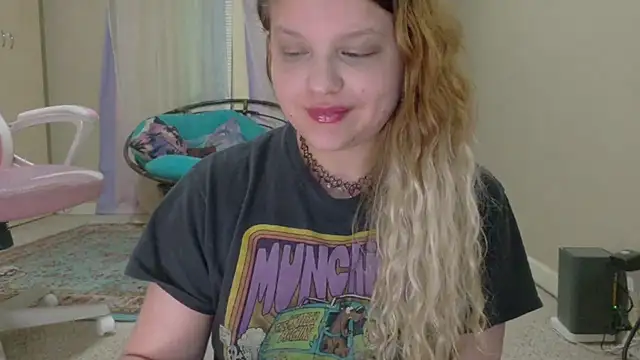 Snapshot of Emihaze chatting on 19, 3, 2026 Emihaze online show from 19, 3, 2026