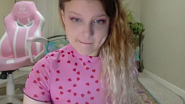 Snapshot of Emihaze chatting on 27, 5, 2026 Emihaze online show from 27, 5, 2026