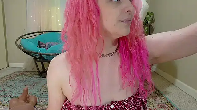 Snapshot of Emihaze chatting on 5, 7, 2026 Emihaze online show from 5, 7, 2026