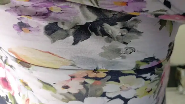 Emihaze online show from 11, 11, 2025