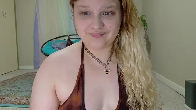 Emihaze online show from 6, 11, 2025