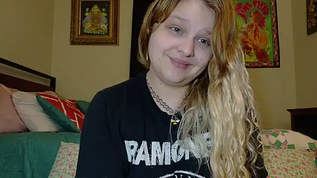 Emihaze online show from 8, 10, 2025