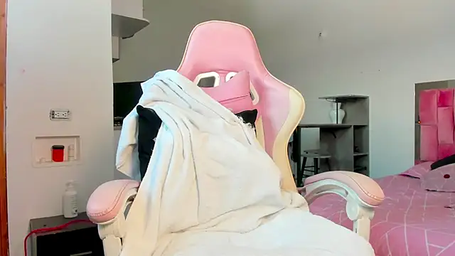 the queen aleja online show from 20, 12, 2025