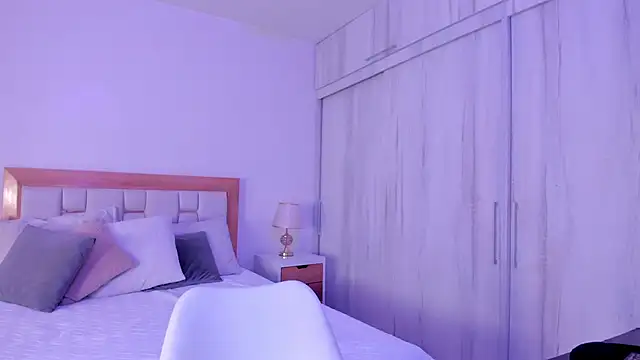 Snapshot of mia_hank chatting on 10, 10, 2025 mia hank online show from 10, 10, 2025