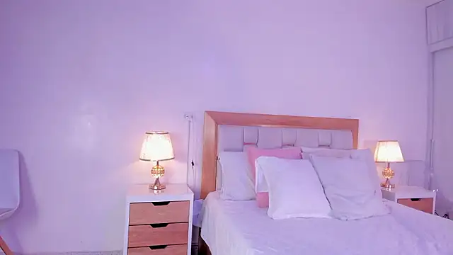 mia hank online show from 10, 3, 2026