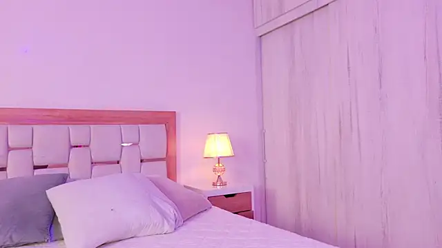mia hank online show from 23, 5, 2026