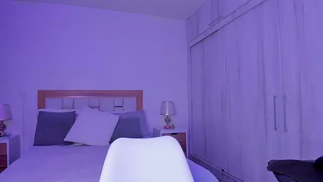 Snapshot of mia_hank chatting on 13, 3, 2025 mia hank online show from 13, 3, 2025