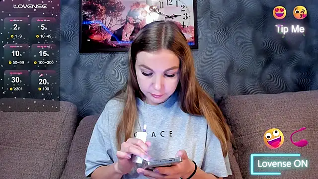 CassieMils online show from 22, 10, 2025