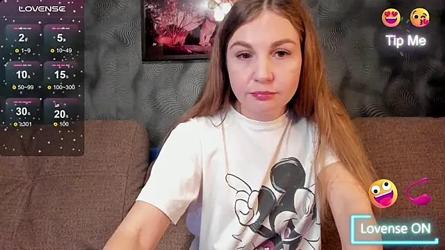 CassieMils online show from 26, 11, 2025
