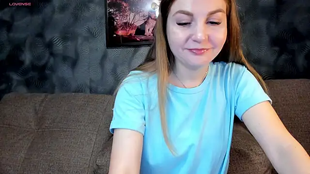 CassieMils online show from 5, 11, 2025