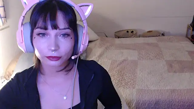 Snapshot of latinpetit chatting on 4, 8, 2026 latinpetit online show from 4, 8, 2026
