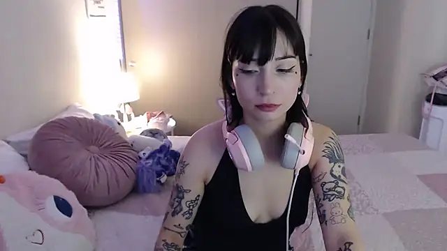 latinpetit online show from 15, 3, 2025