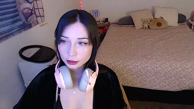 Snapshot of latinpetit chatting on 8, 5, 2026 latinpetit online show from 8, 5, 2026