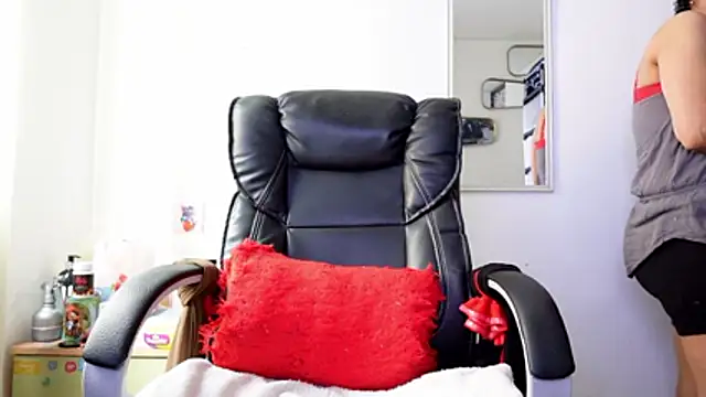 Aries Mature online show from 9, 6, 2026