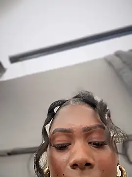 Tayra Siny online show from 7, 10, 2025