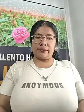 Snapshot of __valentina18 chatting on 5, 4, 2026 valentina18 online show from 5, 4, 2026