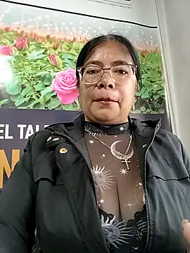 Snapshot of __valentina18 chatting on 5, 5, 2026 valentina18 online show from 5, 5, 2026