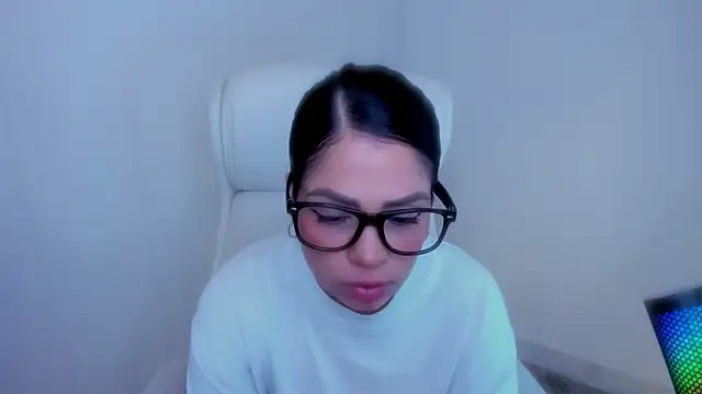 dominique 21 online show from 10, 7, 2026
