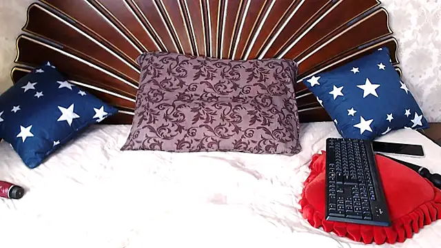 PrettyHairyBlonde online show from 12, 3, 2025