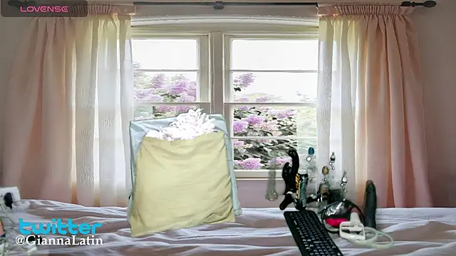 Gianna latin online show from 2, 10, 2025